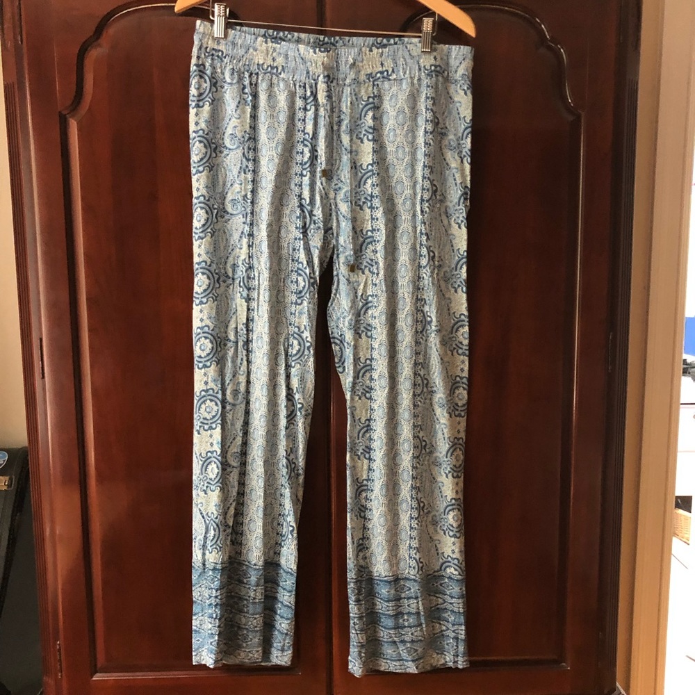 Women’s medium pants